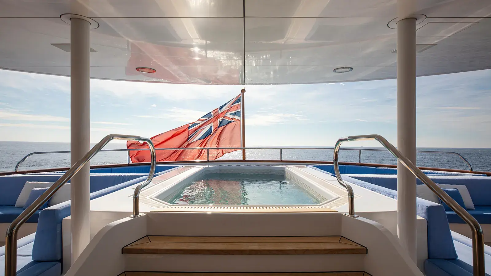 SYCS composite decking — Leander jacuzzi