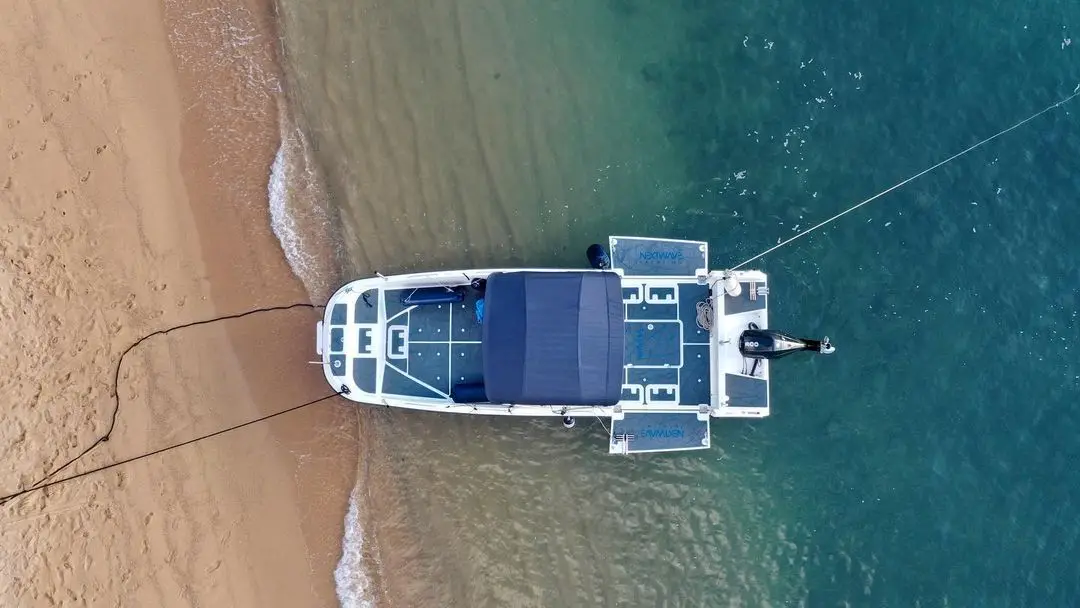 Nextwave 8m tender